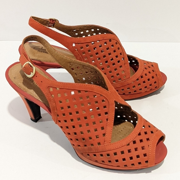 Clarks Shoes - Clarks Artisan coral pink sling back heels sz 8